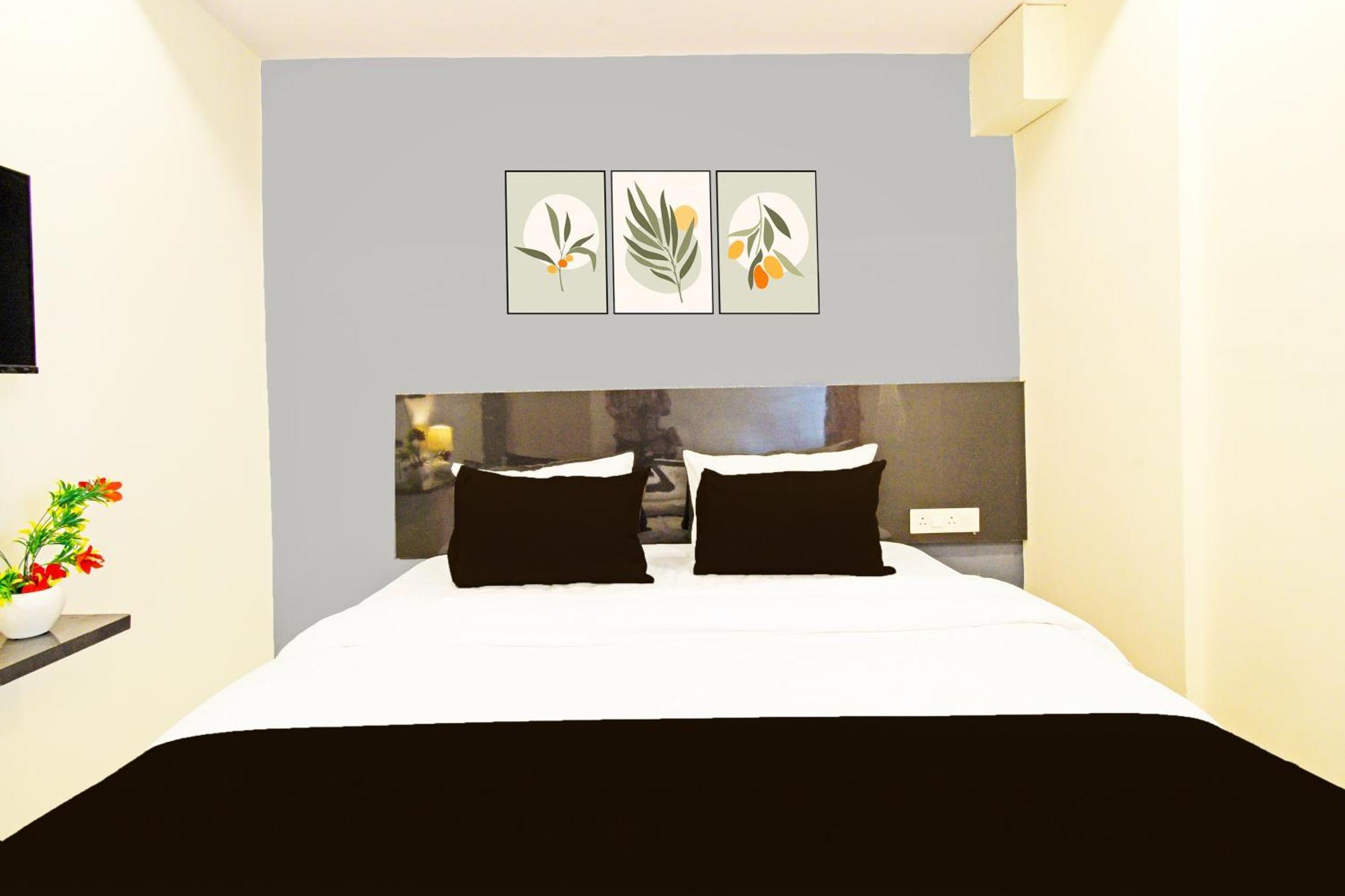Hotel O Malani Inn Hyderabad Exterior photo